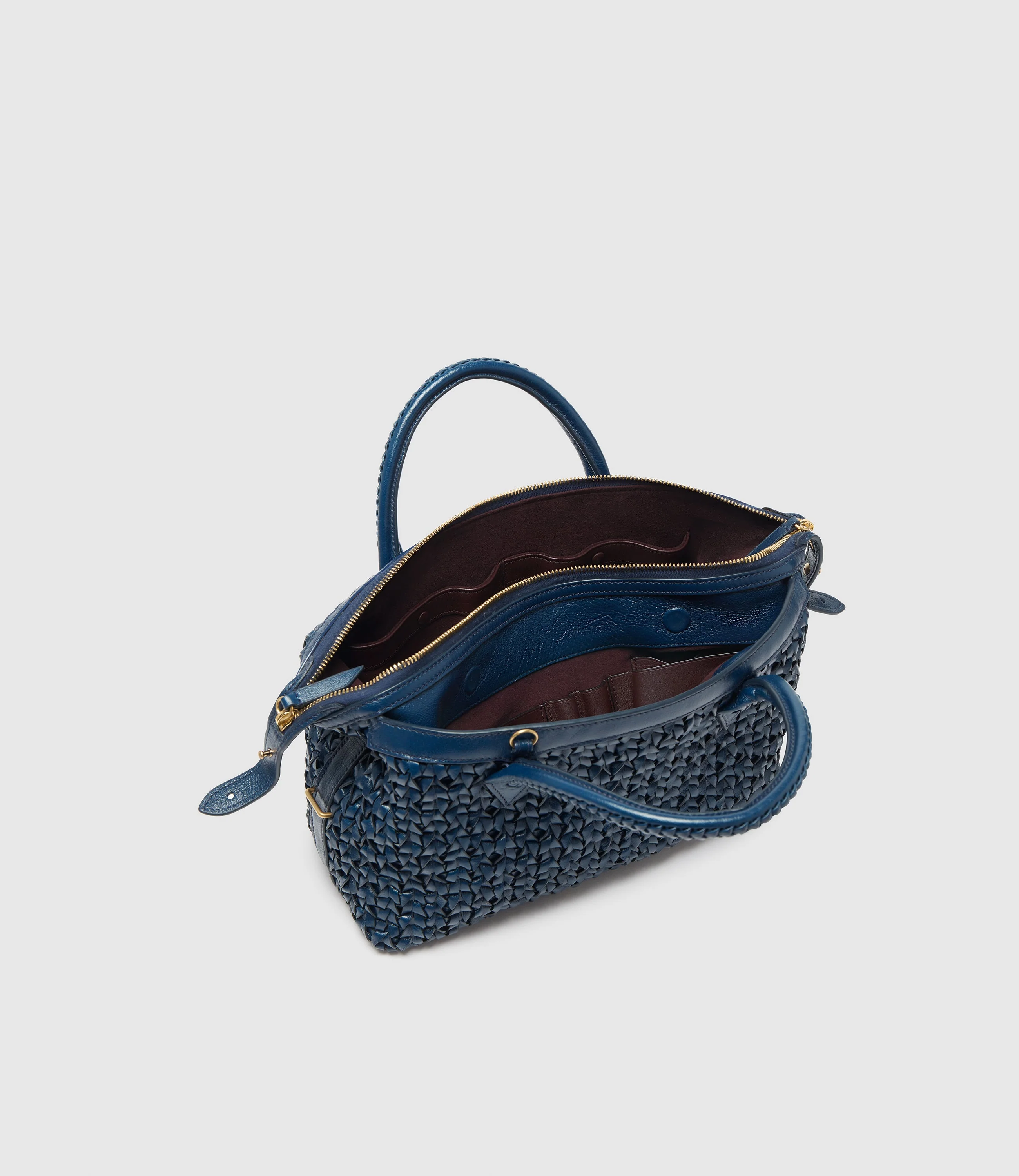 Collector's Edition: Vérité City Small Meribel Woven Sapphire 1/10 - Image 3