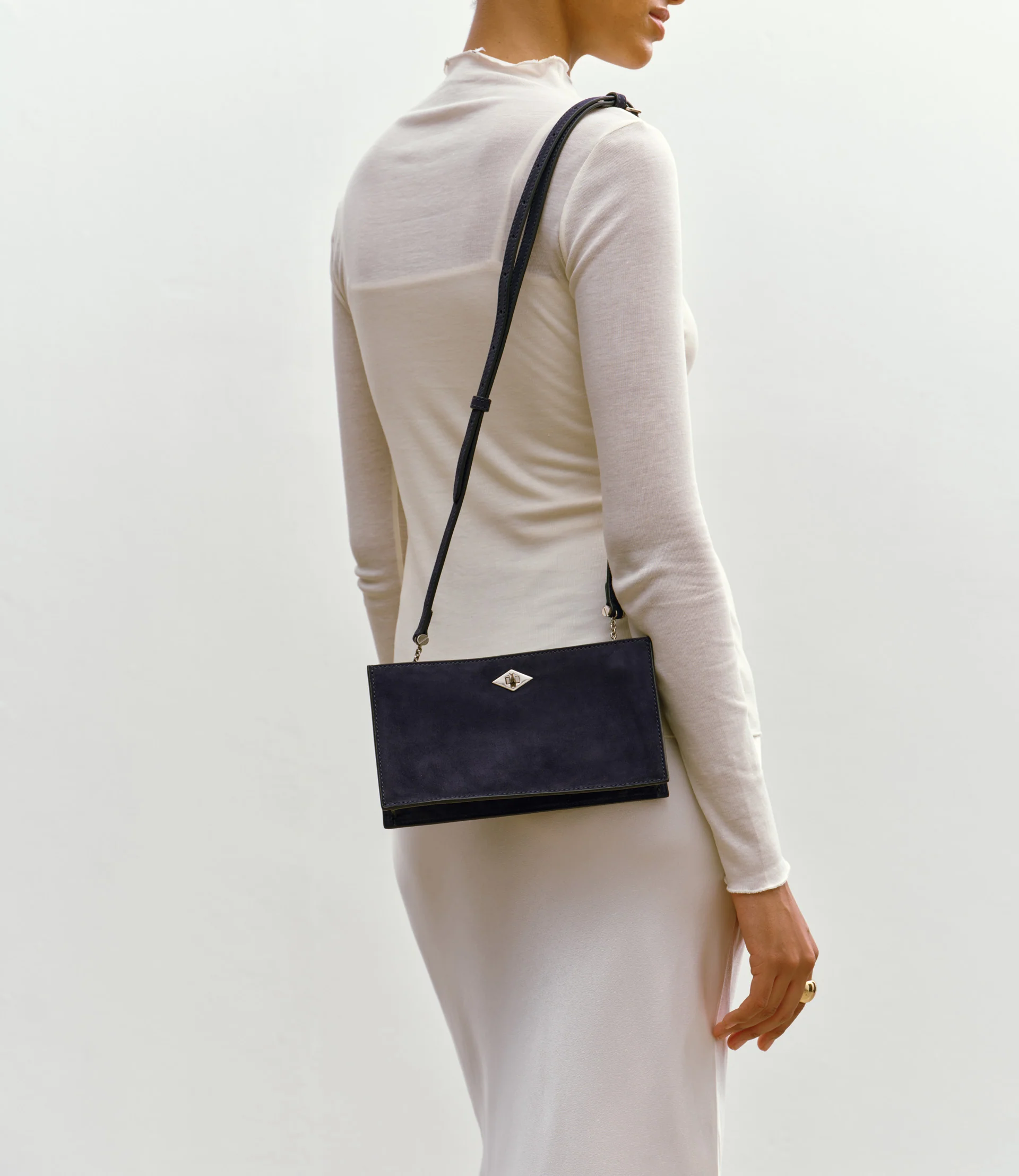 Ease 20 Buttery Suede Midnight - Image 5