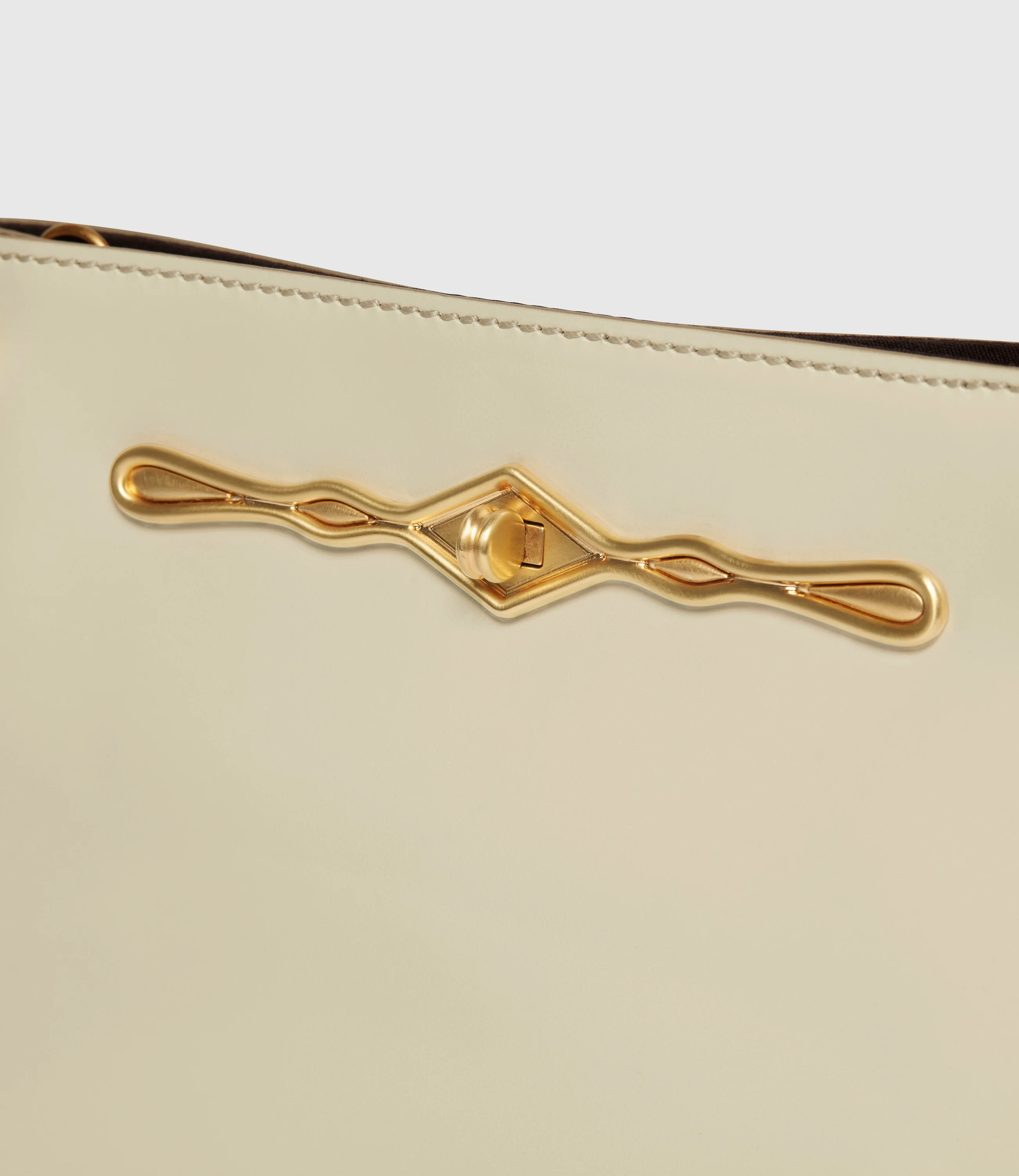 Fernando Jorge | Métier Stowaway Glossy Calfskin White Sand - Image 4