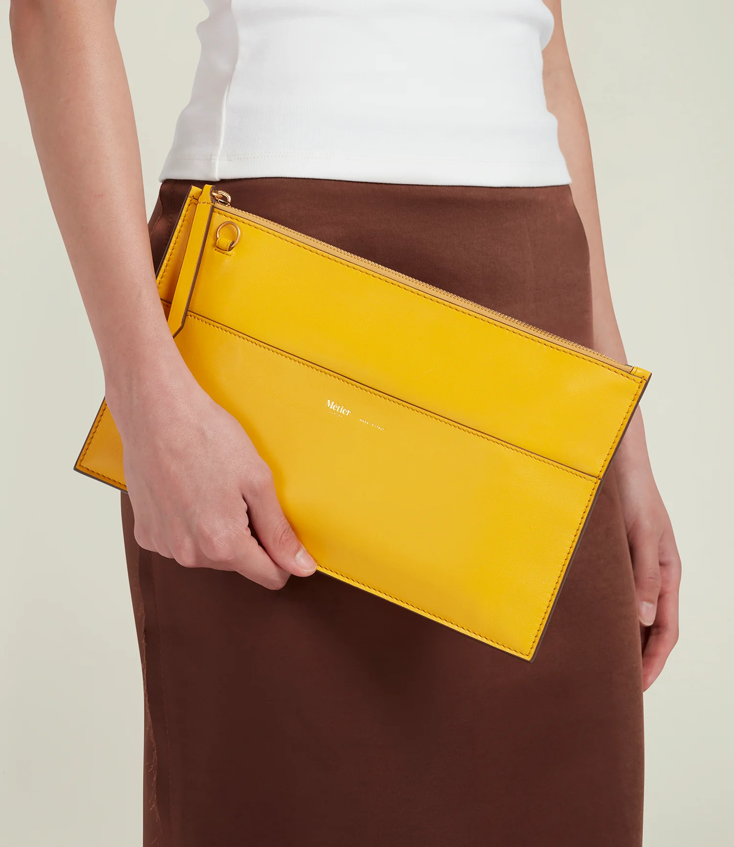 Incognito Clutch Nappa Plongè Calfskin Izamal Yellow - Image 5