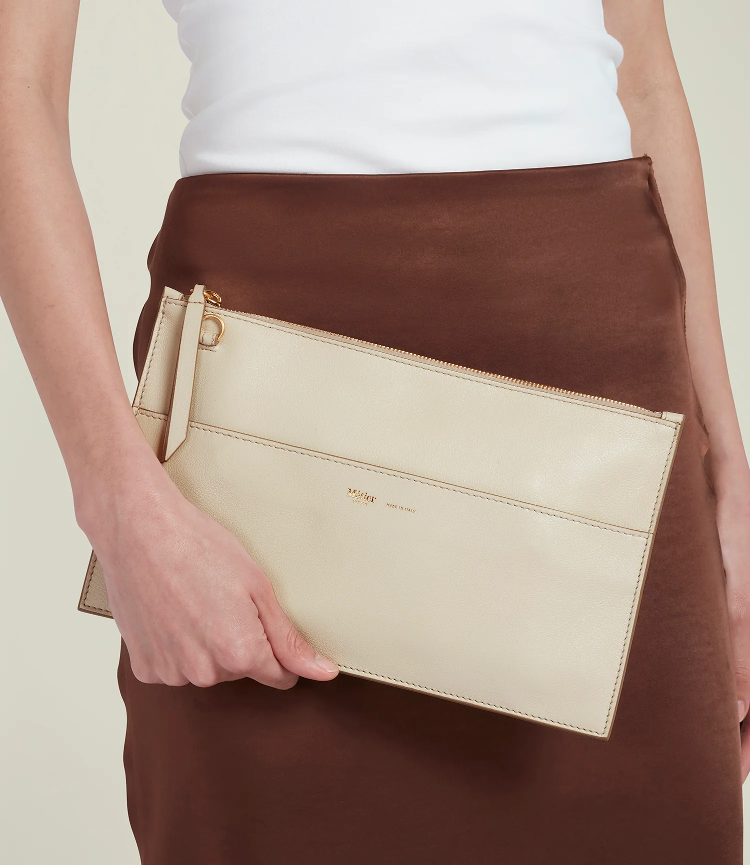 Incognito Clutch Smooth Calfskin White Sand - Image 5