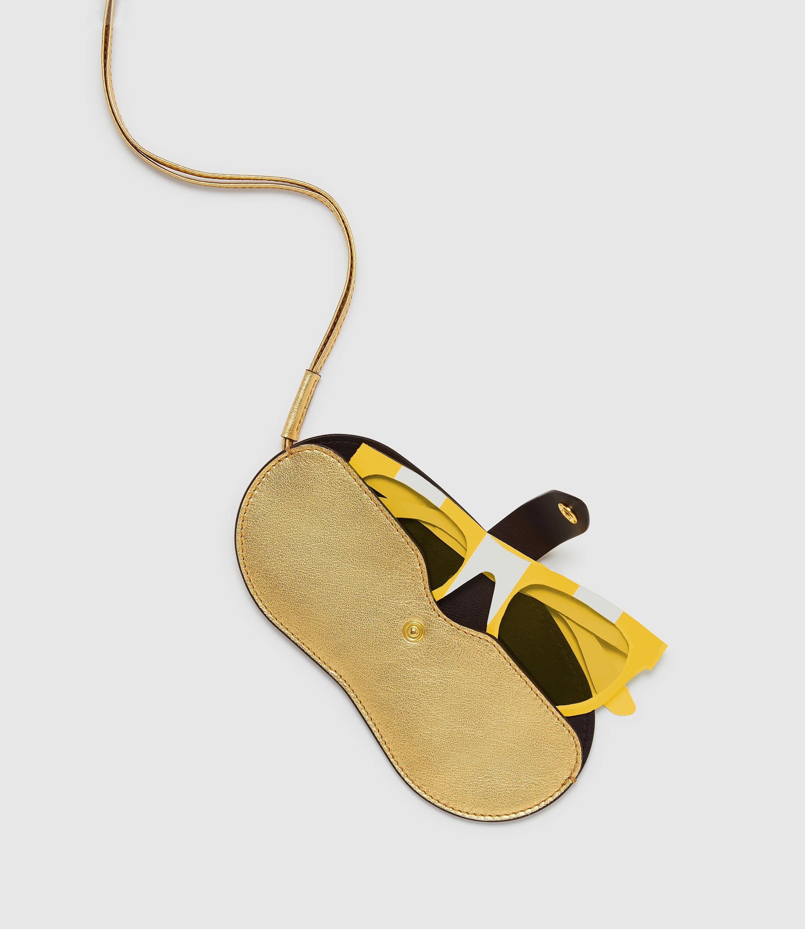 ISSIMO | Métier Glasses Case Double With Strap Metallic Calfskin Gold - Image 3
