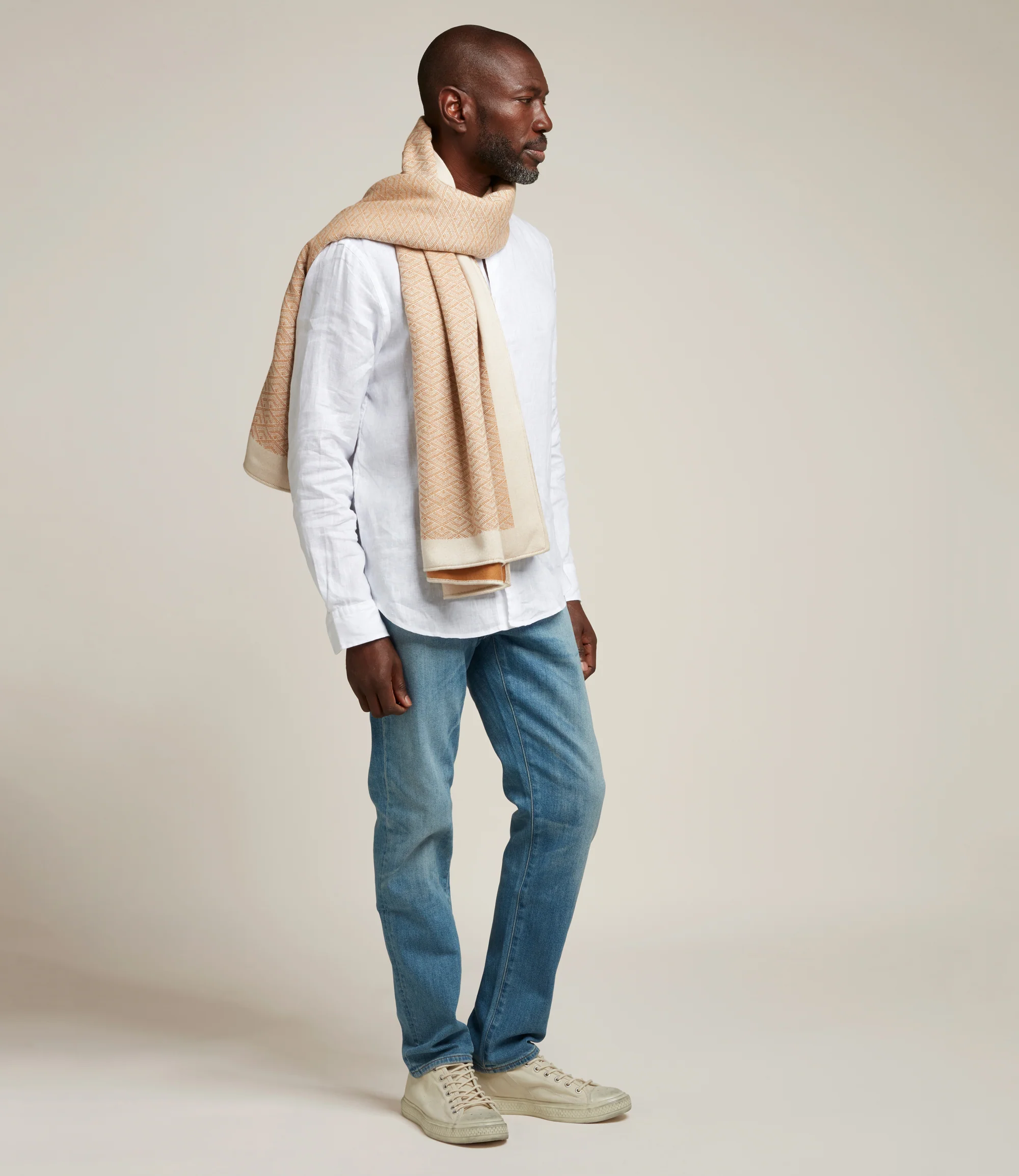 Large Cashmere Throw Camel and White Sand - Image 4