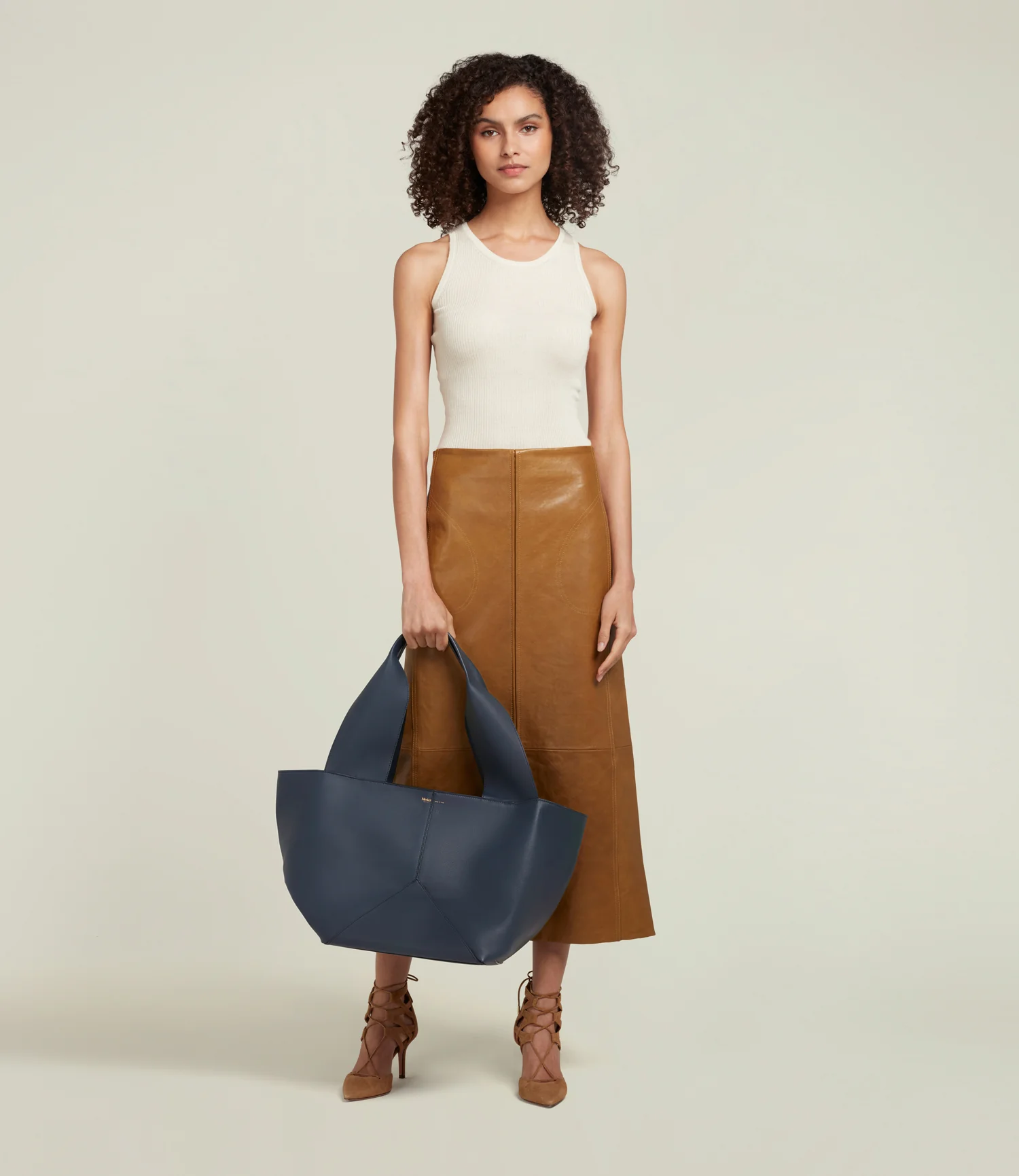 Market Bag Smooth Calfskin Navy - Image 4