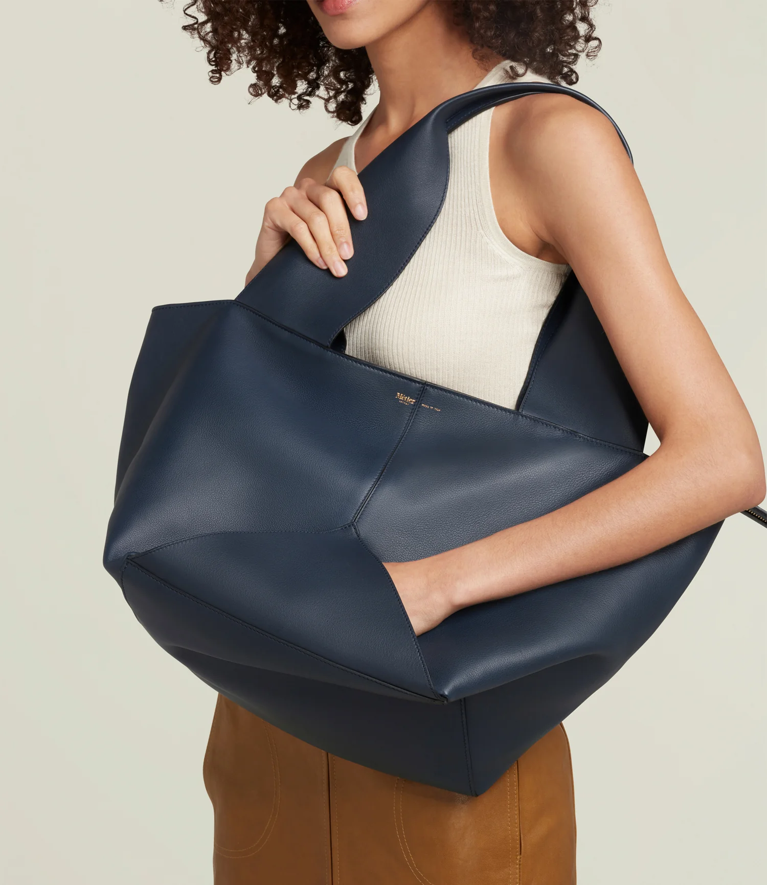 Market Bag Smooth Calfskin Navy - Image 6