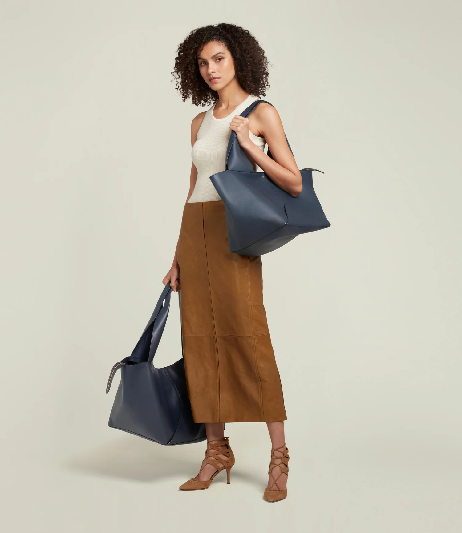 Market Bag Smooth Calfskin Navy - Image 7