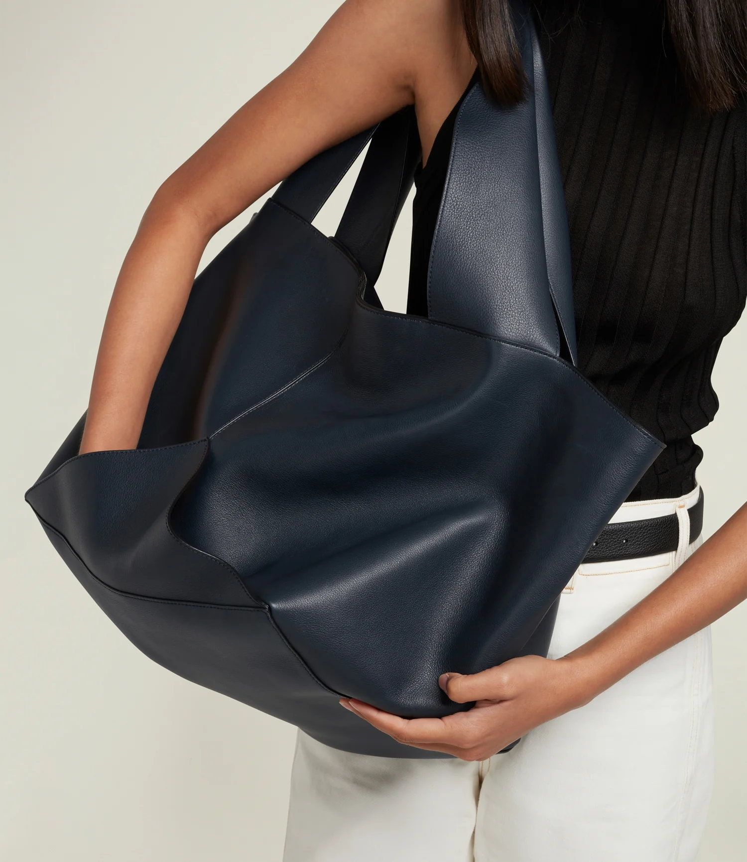 Market Weekend Smooth Calfskin Navy - Image 6