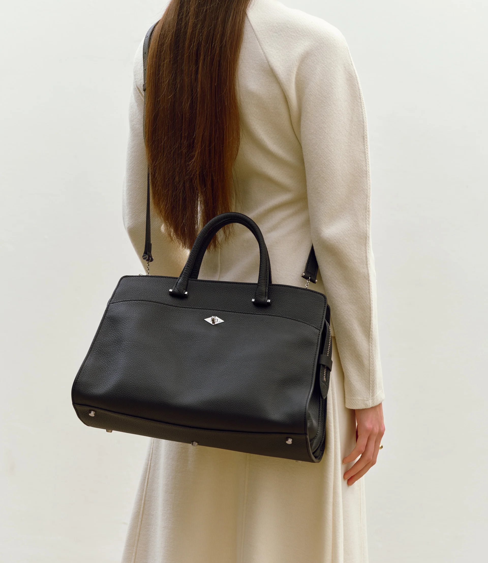 Private Eye Soft Grain Leather Black - Image 6