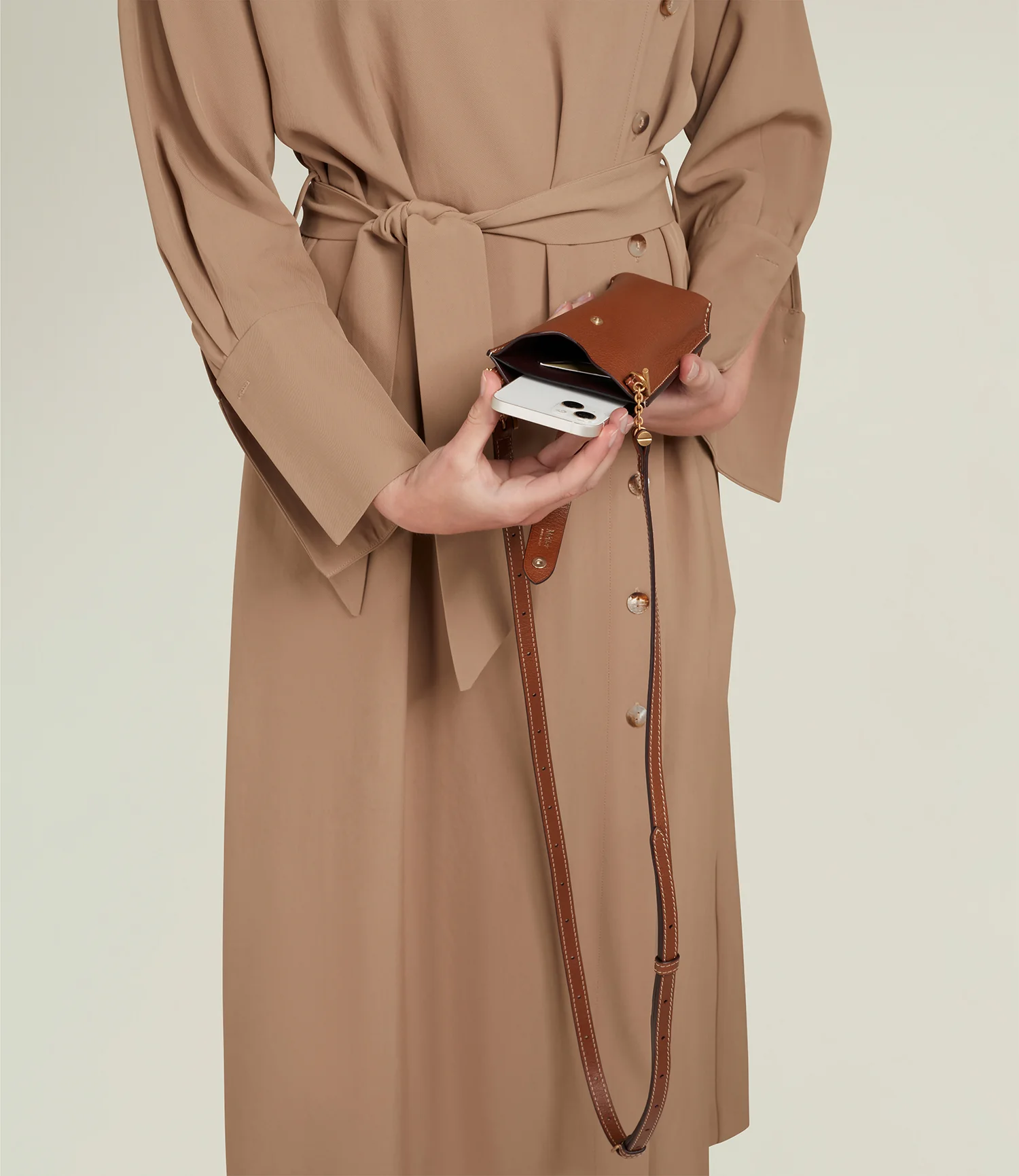 Minimalist Double Buffalo Cognac - Image 6