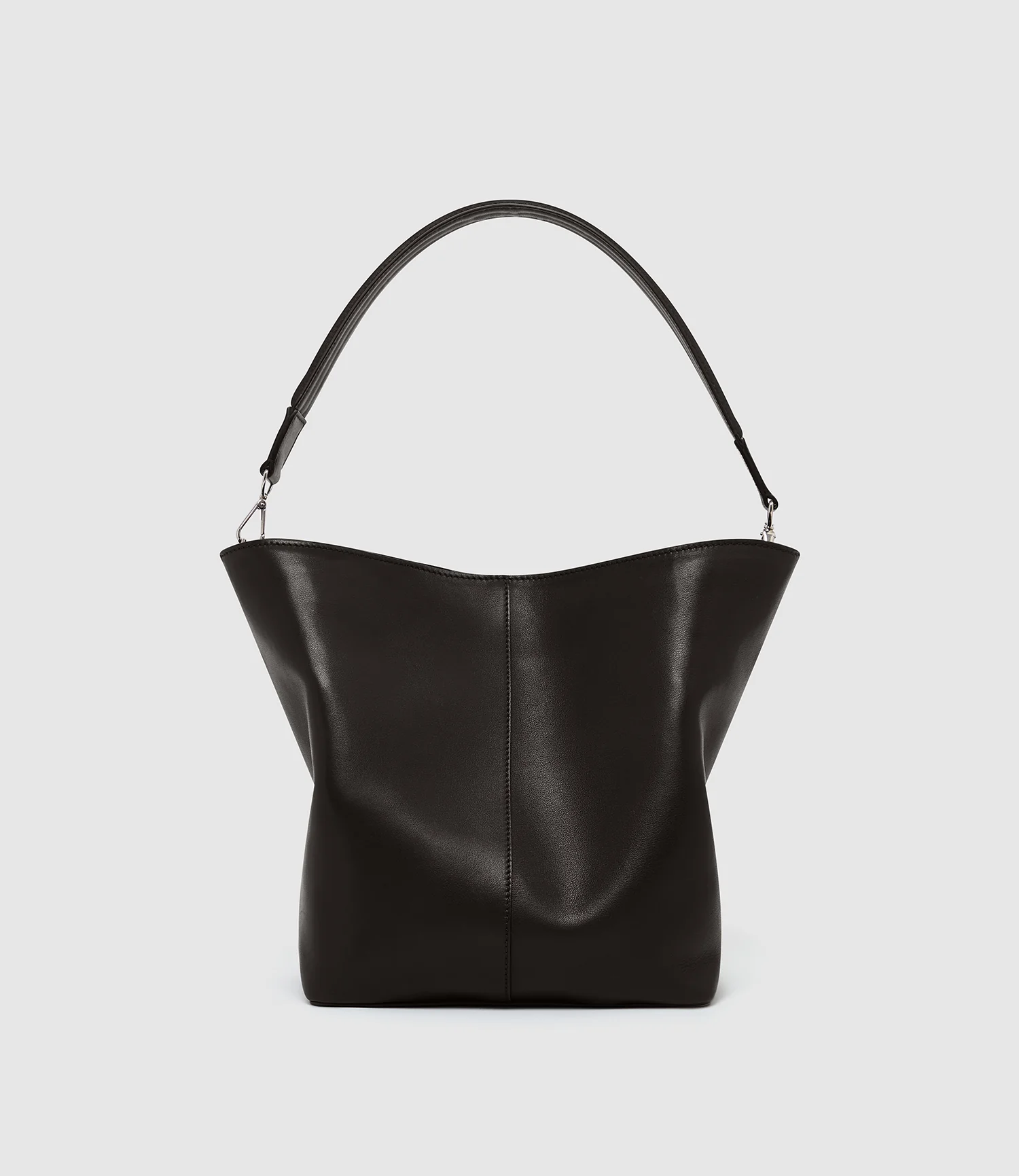 Twist 22 Supple Calfskin Black
