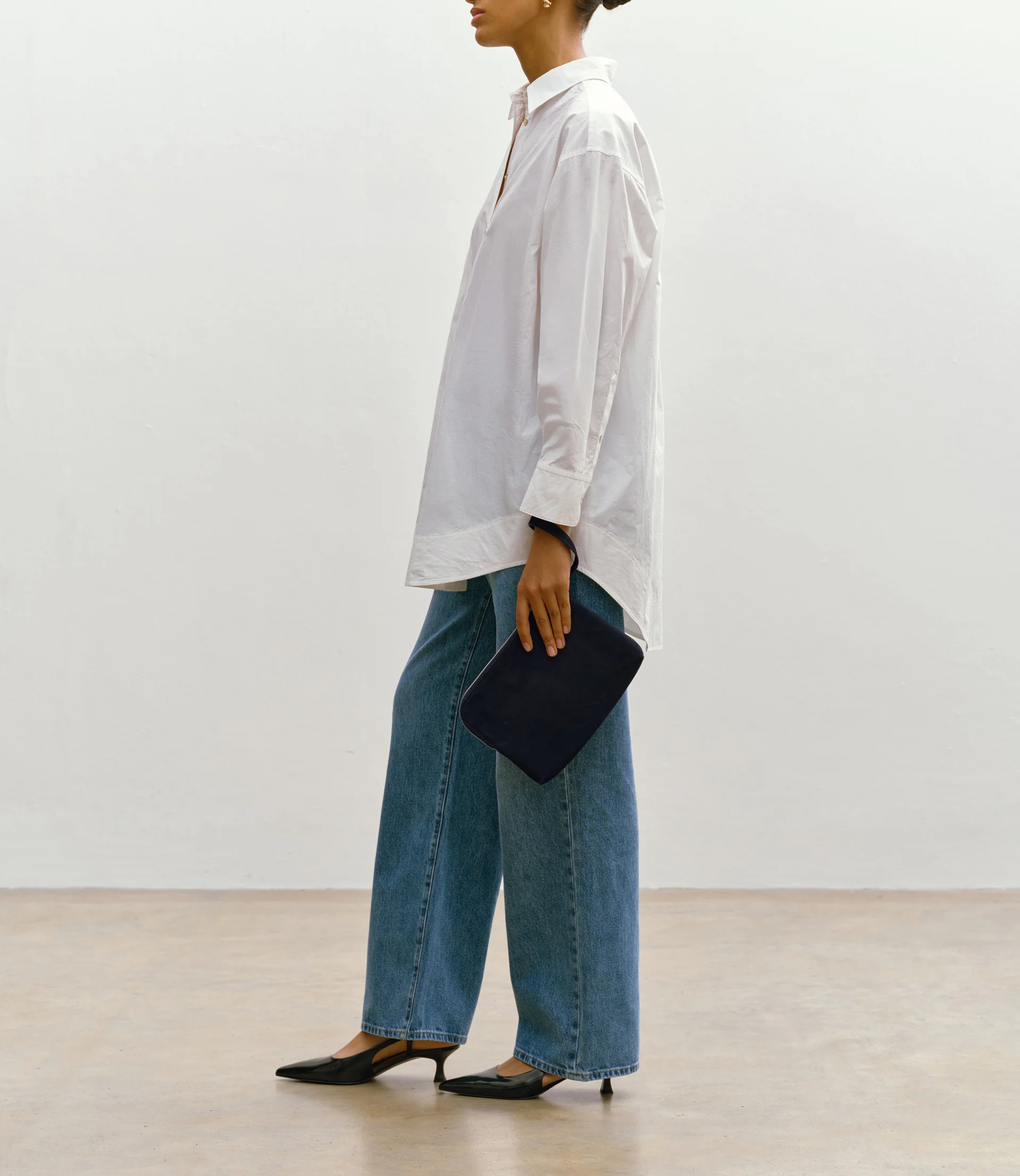Wristlet Clutch Nubuck Navy - Image 2